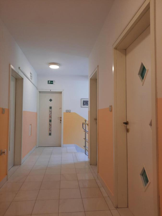 פוסטוינה Rooms Cehovin מראה חיצוני תמונה