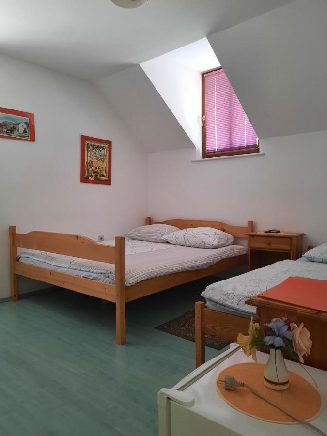 פוסטוינה Rooms Cehovin מראה חיצוני תמונה
